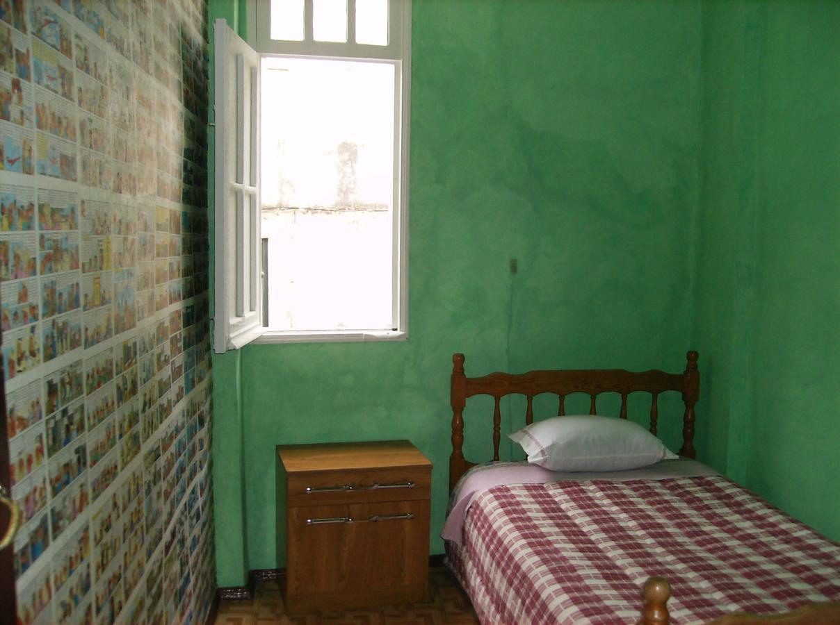 Dias E Dominguez Hostel Lisbon Room photo